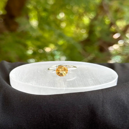 Pukhraj ring with selenite plate